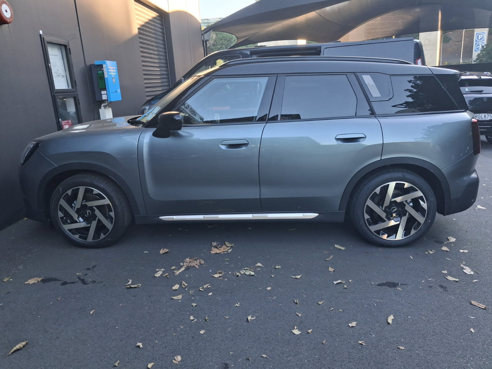 MINI COUNTRYMAN STATIONWAGON 2023-CURRENT